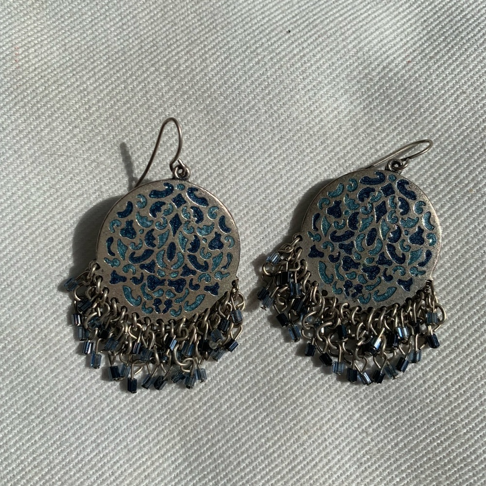 Dangle earrings metal and reflective blue
